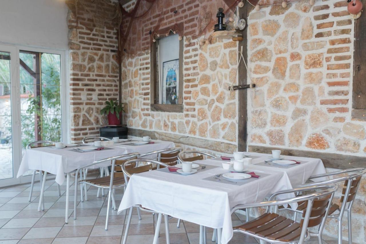 Mb Bed&Breakfast Pag Town Exteriör bild