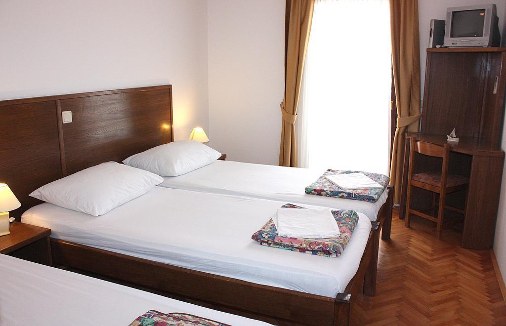 Mb Bed&Breakfast Pag Town Rum bild