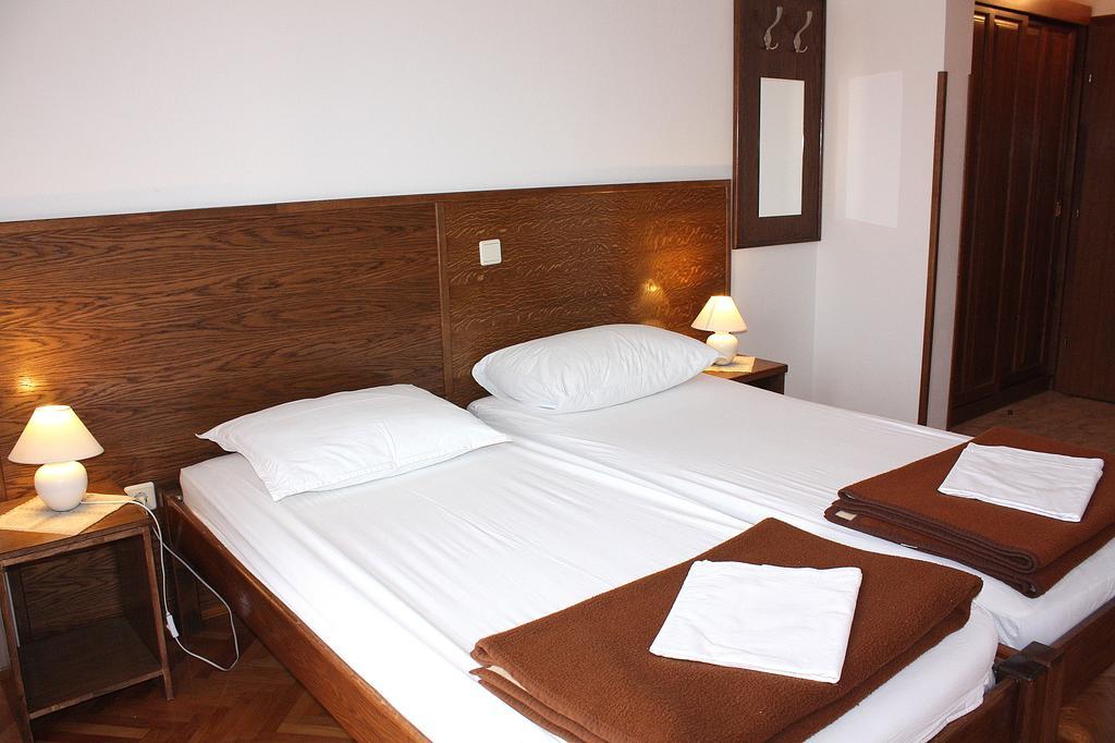 Mb Bed&Breakfast Pag Town Rum bild