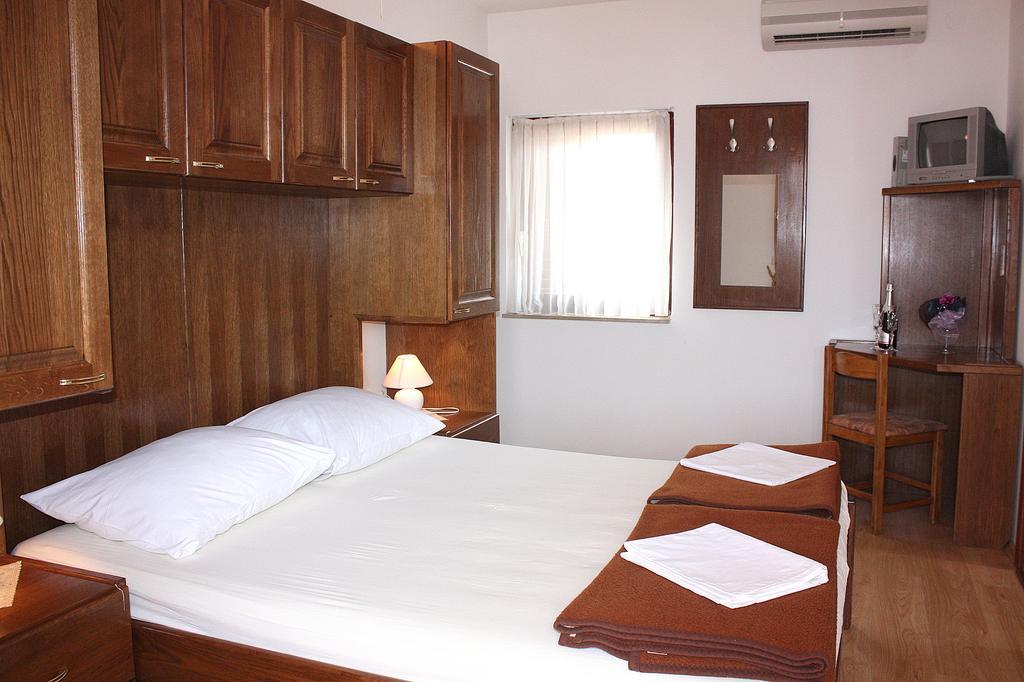 Mb Bed&Breakfast Pag Town Rum bild