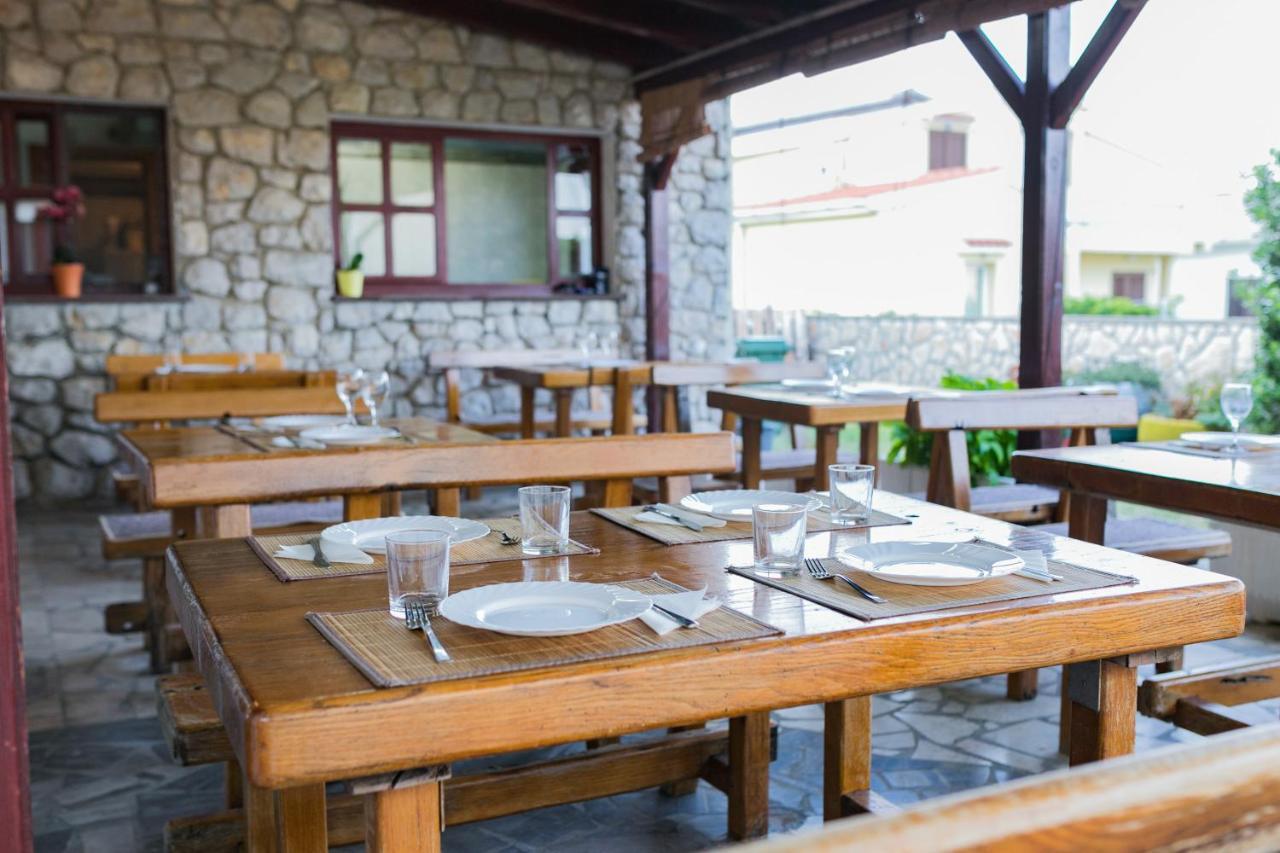 Mb Bed&Breakfast Pag Town Exteriör bild