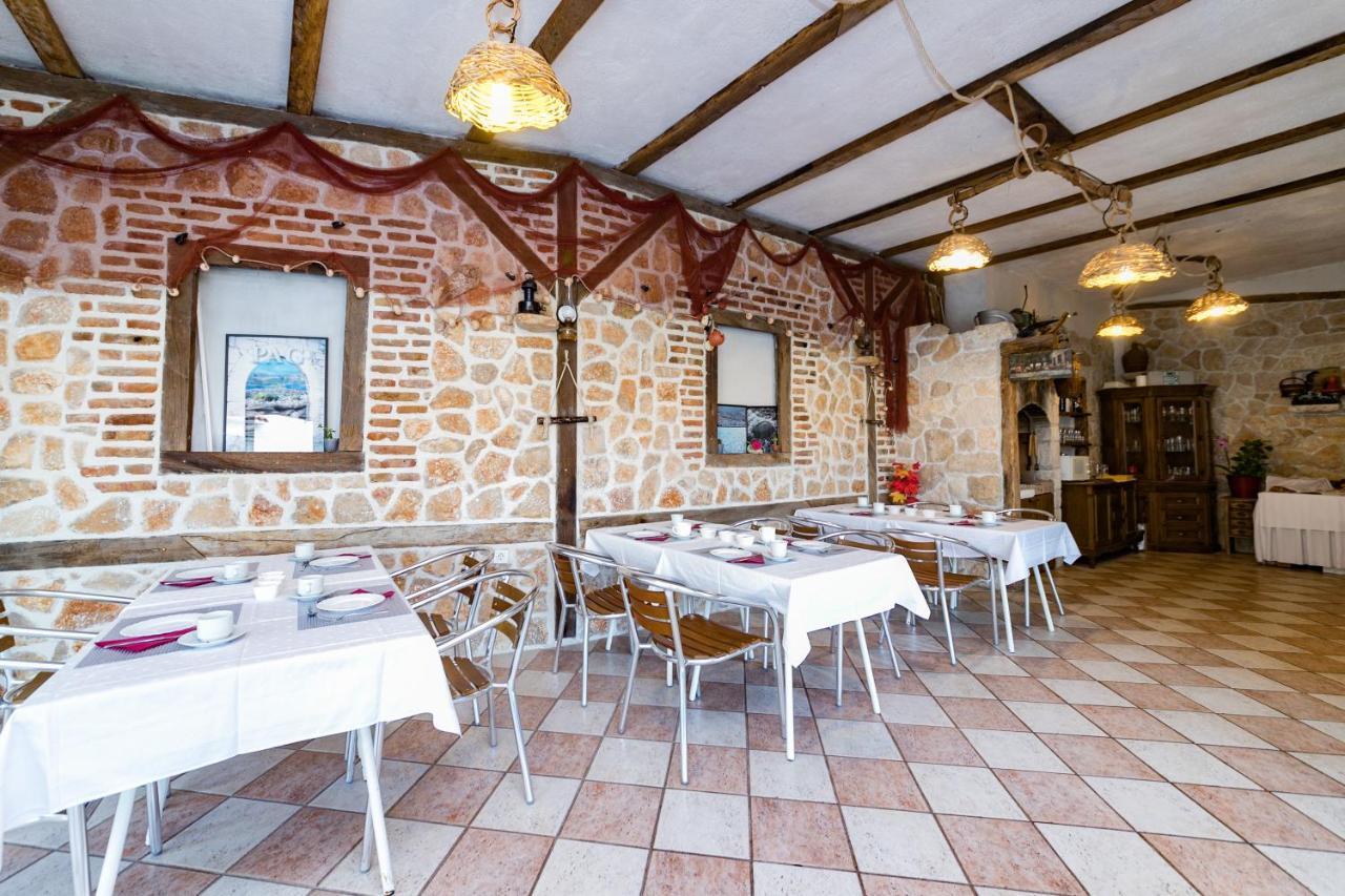 Mb Bed&Breakfast Pag Town Exteriör bild